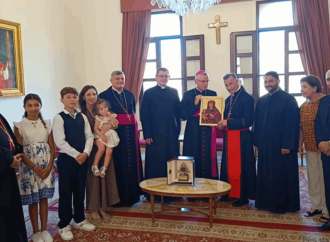 الراعي إستقبل مطران قبرص ووفدًا بولونيًا