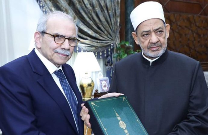 الرئيس سلام زار شيخ الأزهر في القاهرة وجدّد دعوته لزيارة لبنان