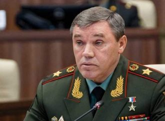 رئيس هيئة الأركان العامة الروسية: هجمات للقوات الروسية لا هوادة فيها على امتداد خط الجبهة في أوكرانيا