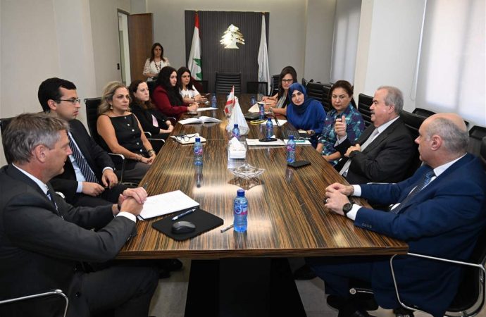 جابر يستكمل اجتماعات العمل لمعالجة الأثر المترتّب على الرواتب وإلتقى المدير التنفيذي للبنك الدولي