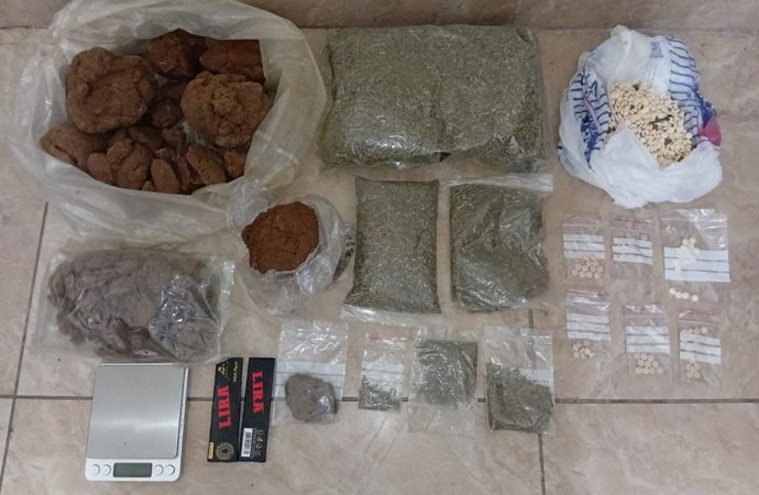 الجيش: توقيف مواطنين لارتكابهم جرائم مختلفة وسوريين لتجولهم بطريقة غير شرعية