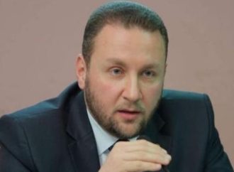 بكلمات مؤثرة.. سالم فتحي يكن ينعى شهداء الجزيرة ويهاجم الصمت العربي على جرائم الاحتلال