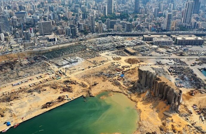 جريمة المرفأ: القرار الاتهامي يتضمن مذكرات توقيف