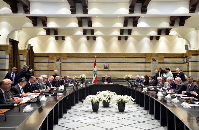 اتصالات مكثفة تسبق جلسة “حصرية السلاح”