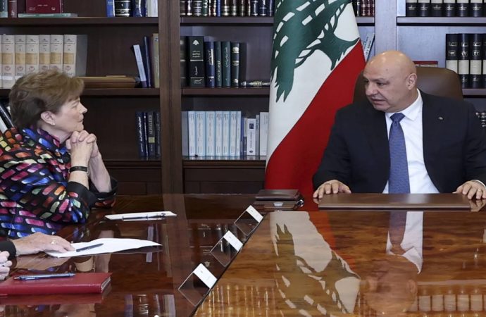 لقاءات الوفد الأميركي تكرس منهج “خطوة مقابل خطوة”