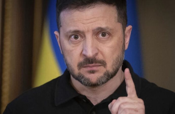 زيلينسكي يرفض التخلي عن الأراضي الأوكرانية ويحمّل روسيا مسؤولية الحرب