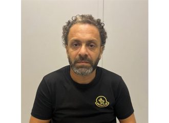نفّذ عمليات سرقة من داخل شركات ومنازل.. هل من وقع ضحيّة أعماله؟