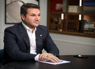 نديم الجميّل: السلاح سيُسحب وبدء ذلك في مخيّم البرج