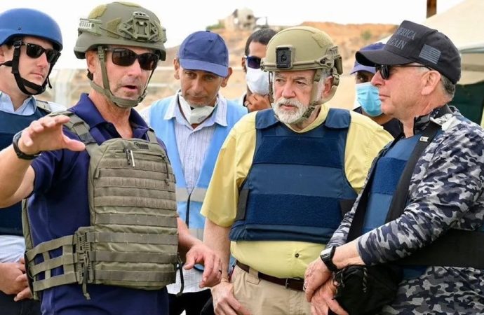 ويتكوف يزور مركز توزيع المساعدات في رفح