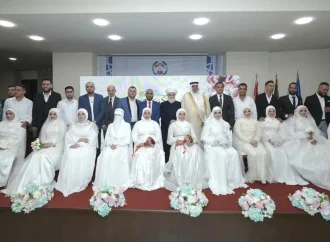 عرس جماعي في الضنية شمالي لبنان لـ24 زوجاً وزوجة