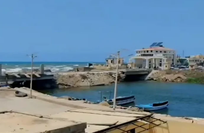 أهالي العريضة شمال لبنان يدقون ناقوس الخطر: المياه قد تغمر بلدتنا