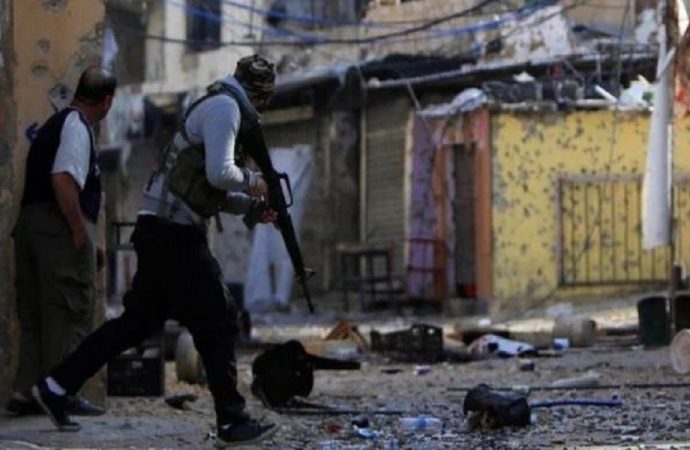 بداية نزع السلاح من المخيمات