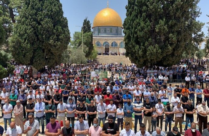 مستعمرون إقتحموا المسجد الأقصى