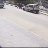 شجار غريب على إحدى الطرقات!