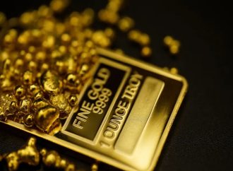 الذهب يرتفع والأنظار على لقاء ترامب وزيلينسكي