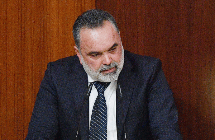 ترزيان: لا تصادم بين من يسلّم السلاح ومن يستلمه