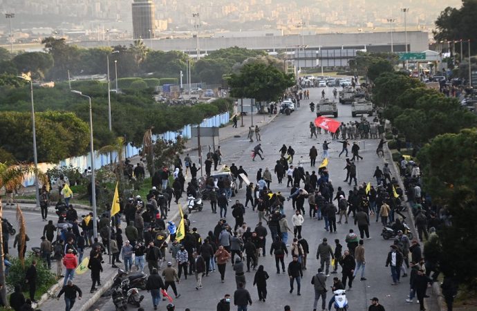 حشود لمناصري “الحزب” تتجه بكثافة نحو الطيونة
