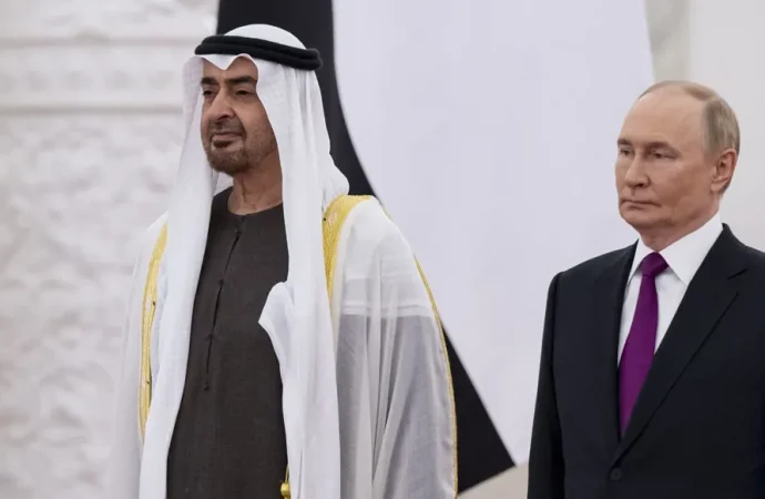 الرئيسان الإماراتي والروسي يبحثان في موسكو سبل تعزيز الشراكة الإستراتيجية بين البلدين