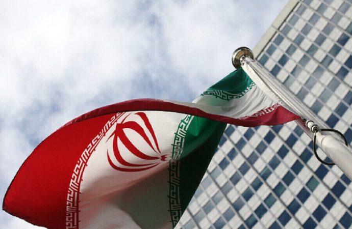 إيران تحذر الولايات المتحدة وإسرائيل