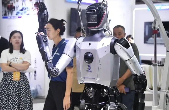 بكين تستعد لاستضافة مؤتمر الروبوتات 2025: أكثر من 100 منتج متطور