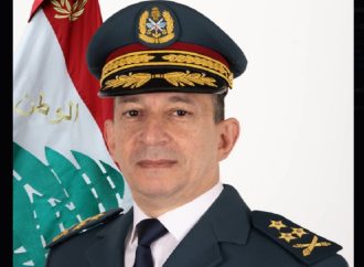 قائد الجيش يتفقد موقع انفجار مجدل زون