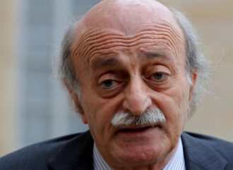 جنبلاط: نرفض الإملاءات الإسرائيلية والحل بالحوار مع “الحزب”