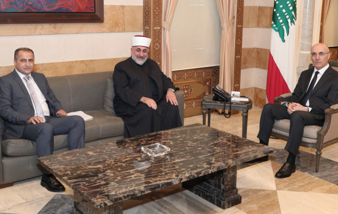 وزير الداخلية بحث مع الخير في قضايا إنمائية وخدماتية واستقبل رئيس الطائفة العلوية ومحافظ بيروت وفاعليات