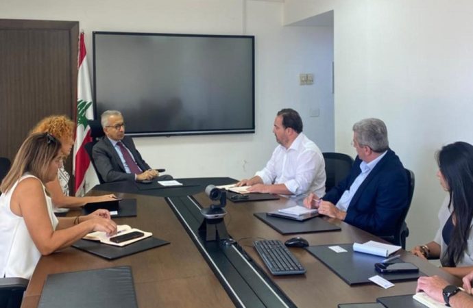 الهبة العراقية للقمح على طاولة بساط