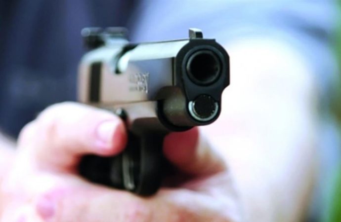 شهر مسدّسه بوجه عنصر سير… وهذا ما حصل!