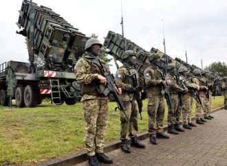 أوكرانيا تطلب من الناتو أنظمة باتريوت وصواريخ بعيدة المدى لتعزيز دفاعها الجوي