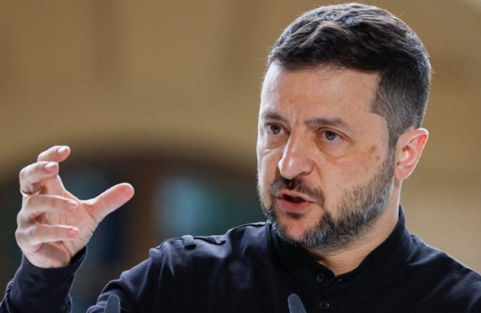 زيلينسكي: يمكن نشر آلاف الجنود في أوكرانيا بموجب ضمانات أمنية