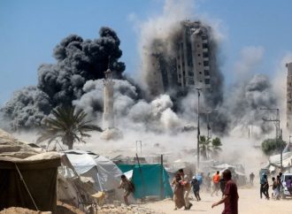 كاتس يعلن فتح “بوابات الجحيم”..وقصف إسرائيلي عنيف على أبراج مدينة غزة!