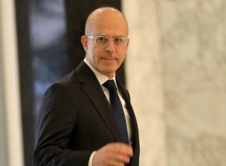 إستقالة الوزير فادي مكي.. على طاولة بعبدا!