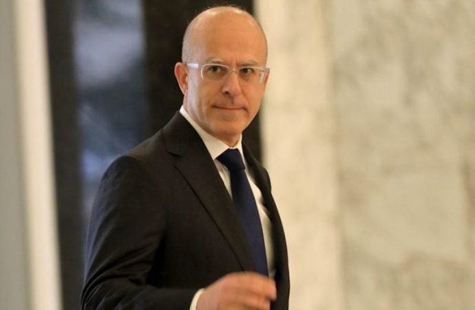 إستقالة الوزير فادي مكي.. على طاولة بعبدا!