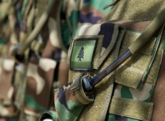 الجيش يُفجّر قنابل وقذائف من مخلّفات العدوان