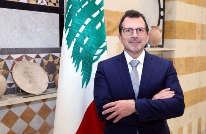 شحادة: لا تفاوض ولا تراجع عن قرار حصر السلاح