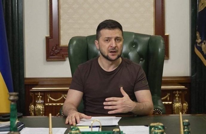 زيلينسكي يعلن توقيف المشتبه به في اغتيال الرئيس السابق للبرلمان الأوكراني أندري باروبي