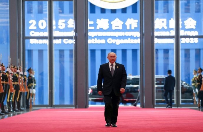 بوتين يدافع عن غزو أوكرانيا ويحمّل الغرب المسؤولية