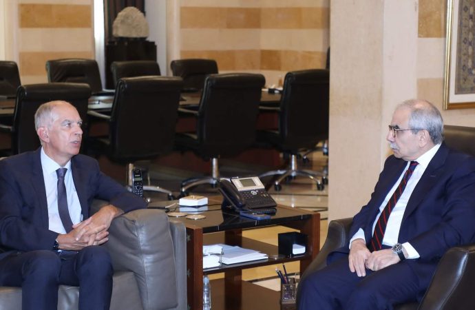 سلام عرض الاوضاع مع سفيري فرنسا ومصر