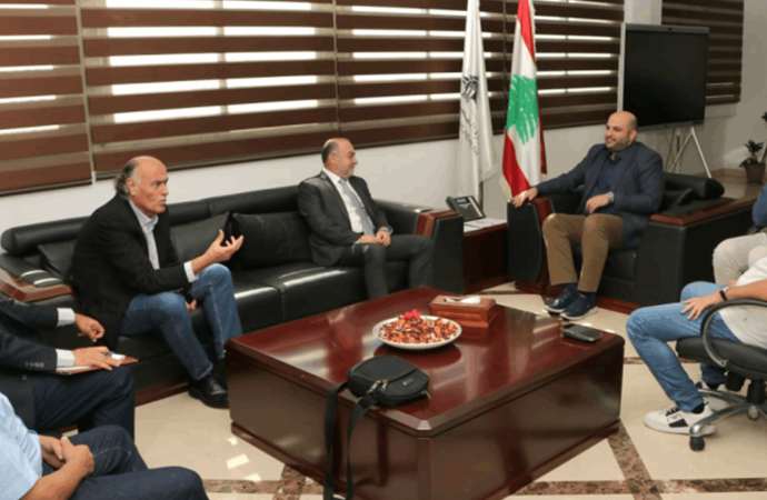 وزير الصحة: التجهيزات ستوزع على جميع المستشفيات الحكومية