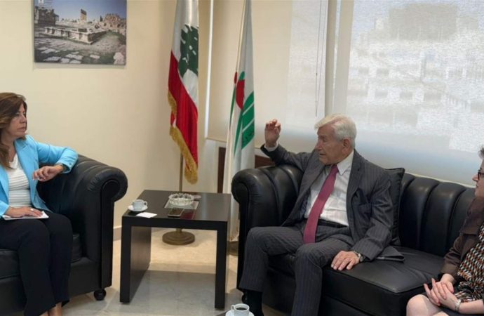 بايراقداريان بحثت دور الطيران المدني في خدمة الطيران الشراعي