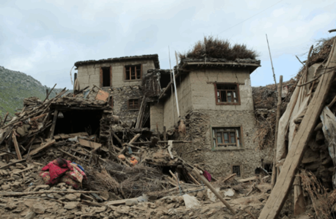 زلزال أفغانستان يحصد أكثر من 1450 ضحية وسط استمرار عمليات الإنقاذ وتحذيرات من أزمة إنسانية