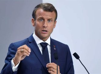 ماكرون يندد بمضي روسيا في منطق الحرب بعد أكبر هجماتها على أوكرانيا