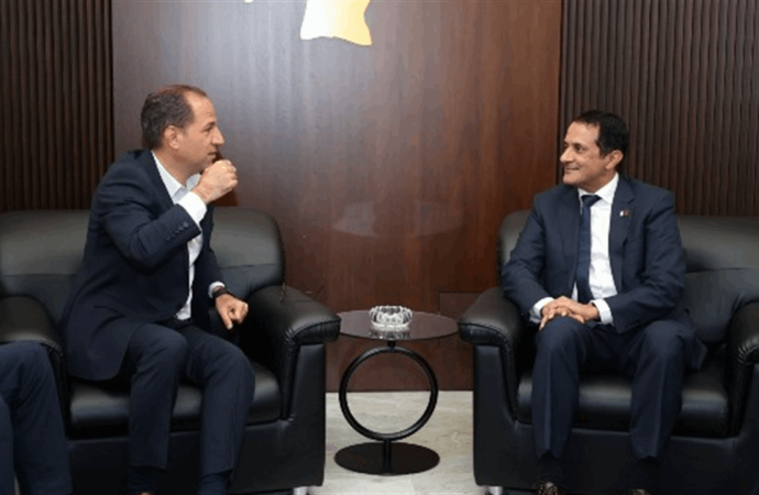 رئيس “الكتائب” إلتقى السفير القطري واستنكر العدوان الإسرائيلي على الدوحة