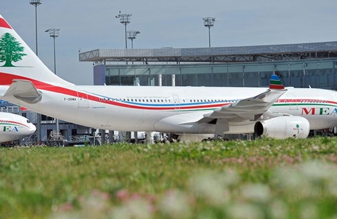 بسبب الإضراب المعلن في فرنسا.. بيان من طيران الشرق الأوسط