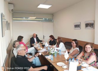 البخاش محذرًا من منتحلي صفة عاملين في مجالات صحية: لمكافحة هذه الظاهرة الخطرة