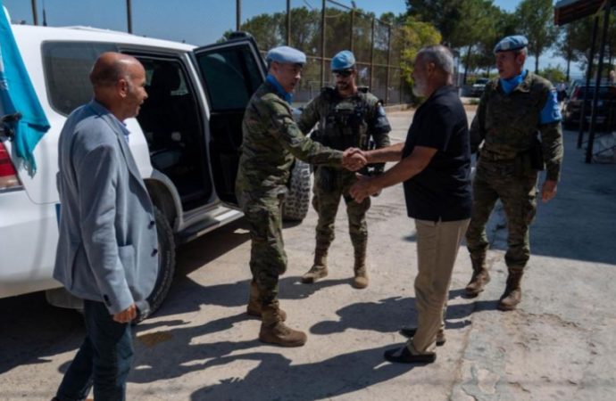 اليونيفيل تقدم مساعدات مدرسية لعدة مدارس