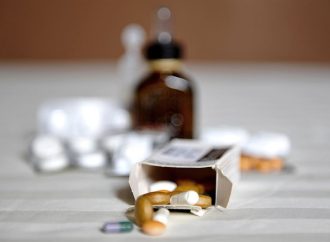 فضيحة تهريب.. ادوية سرطان مزوّرة ومستحضرات تجميل