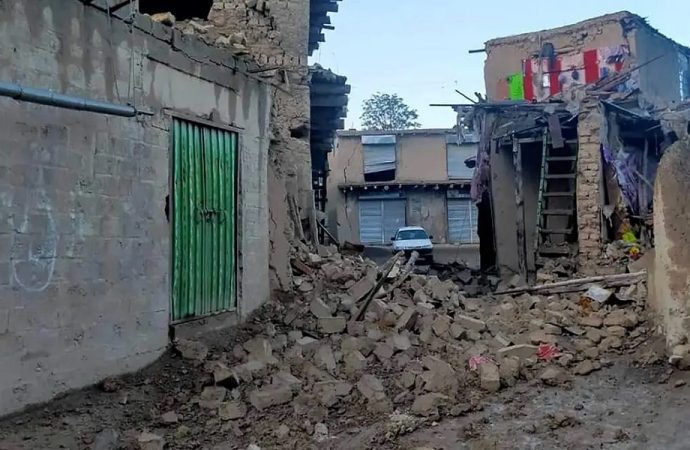 “كارثة أفغانستان”.. الزلزال حصد أكثر من 2200 شخص!