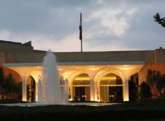 بعد انسحابهم… وزراء “الثنائي” يغادرون قصر بعبدا